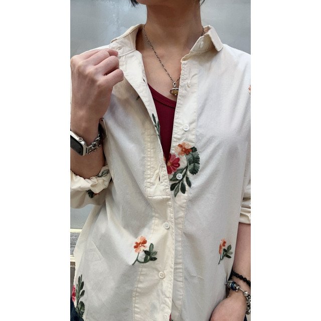 ️刺繡薄挺棉襯衫